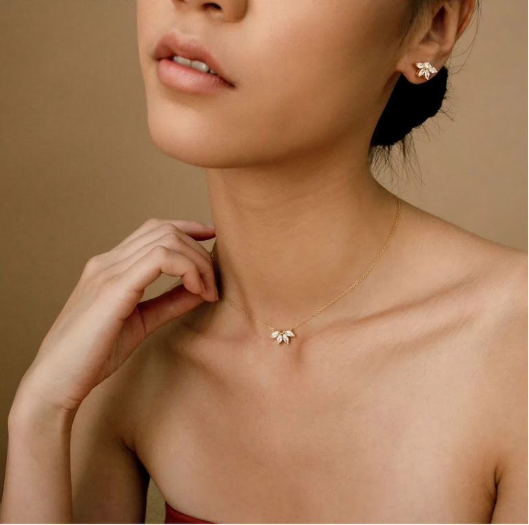 Petale Necklace